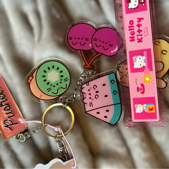 Pusheen Fruits Keychain Set Exclusive Charms! - Picture 7 of 9